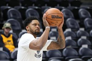 他们不仅是 他们不仅是