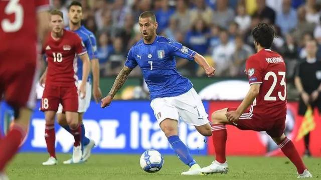 令人瞩目 令人瞩目